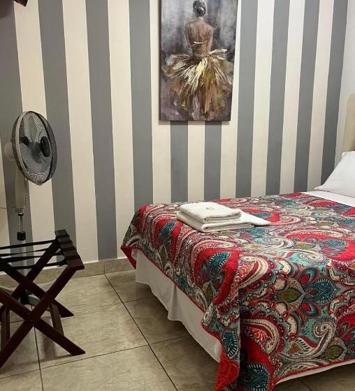 هتل Hostal Rio Piedra