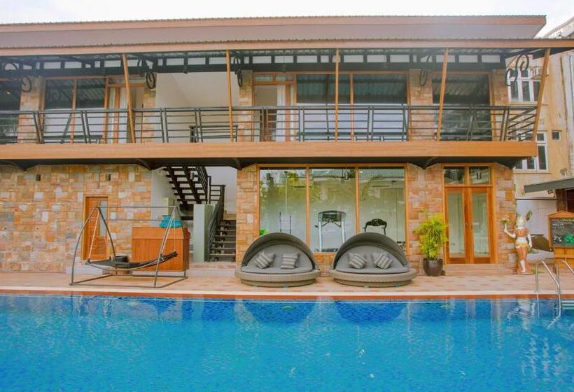 هتل Mandalay Lodge