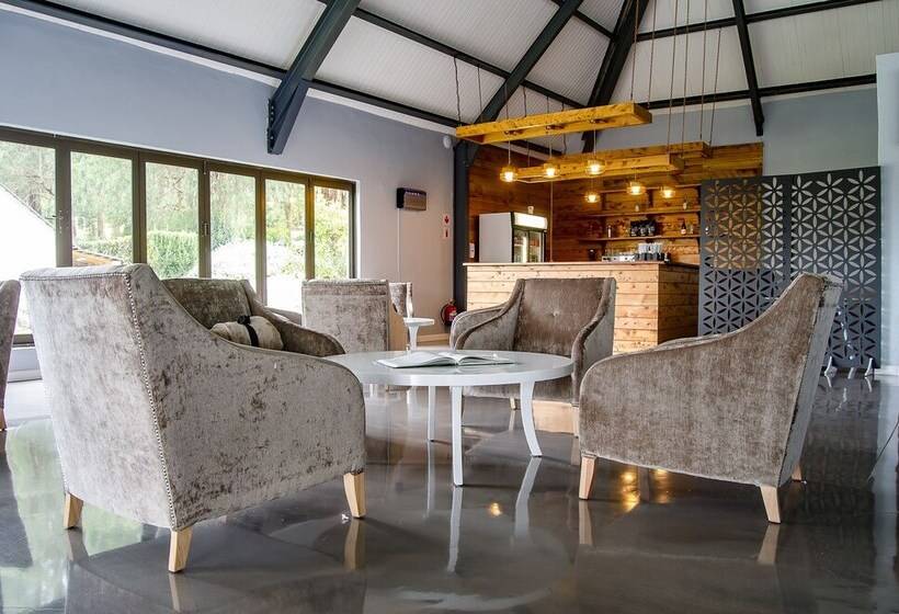 ホテル Mount Shekinah Country