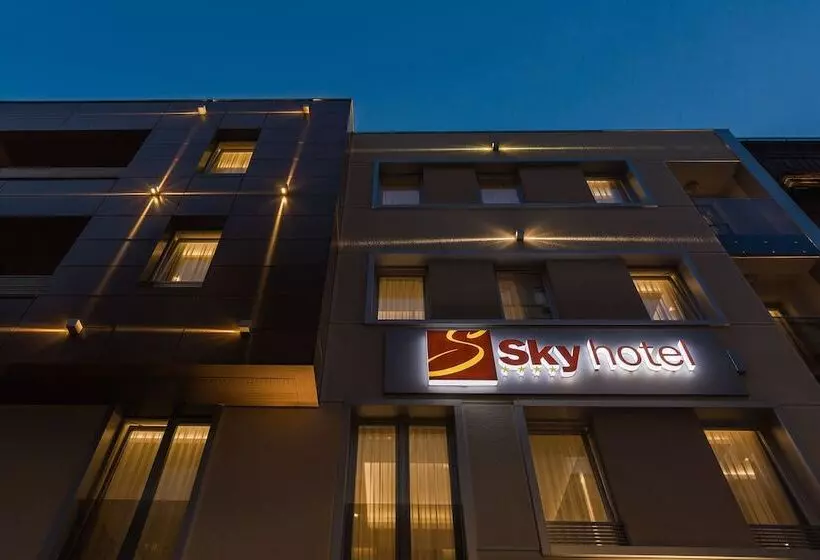 هتل Sky