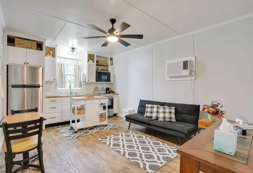 Near Parks & Lakes: Pet Friendly Winnie Cottage