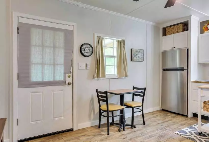 Near Parks & Lakes: Pet Friendly Winnie Cottage