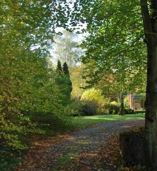 تختخواب و صبحانه La Monardière