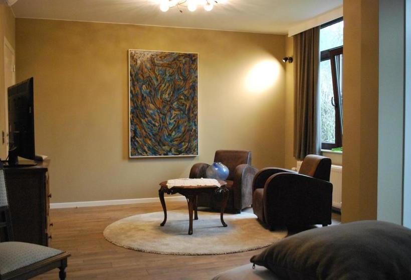 ベッドアンドブレックファースト La Monardière