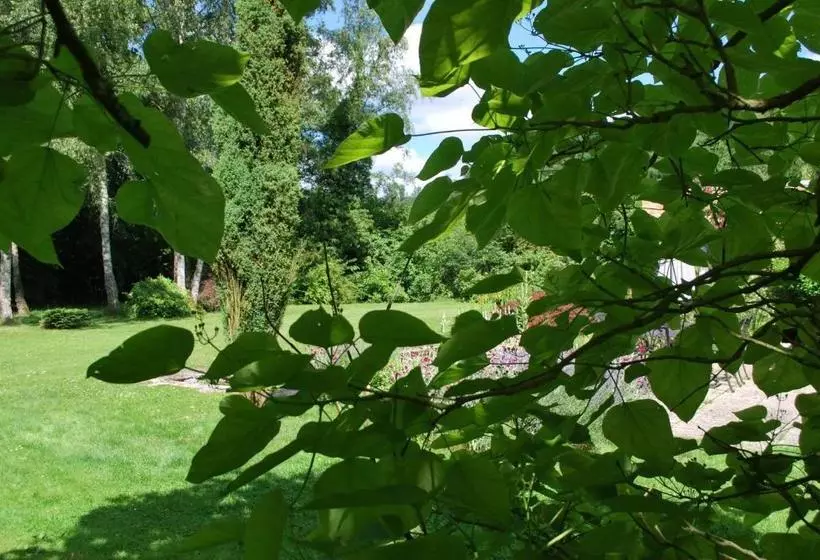 تختخواب و صبحانه La Monardière