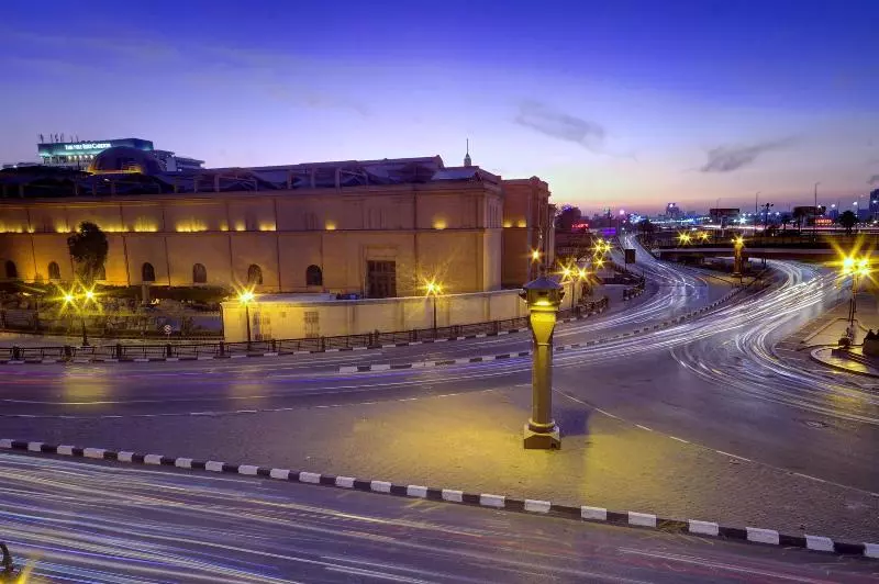 تختخواب و صبحانه Tahrir Plaza Suites   Museum View
