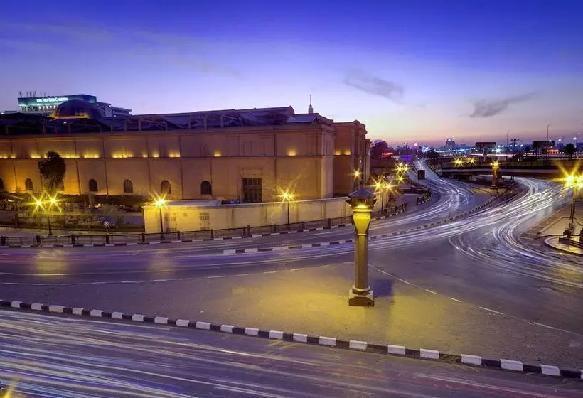 تختخواب و صبحانه Tahrir Plaza Suites   Museum View
