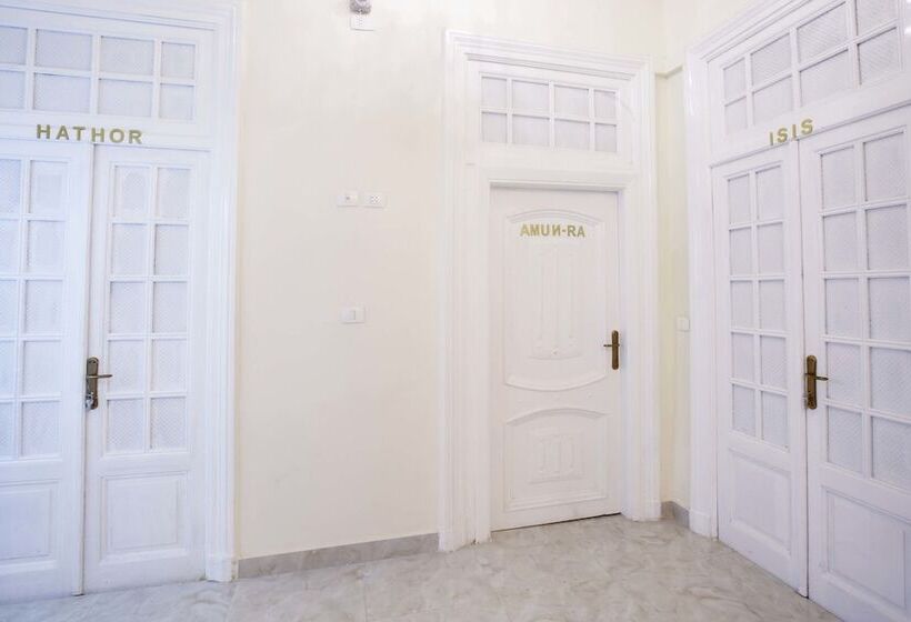 تختخواب و صبحانه Tahrir Plaza Suites   Museum View