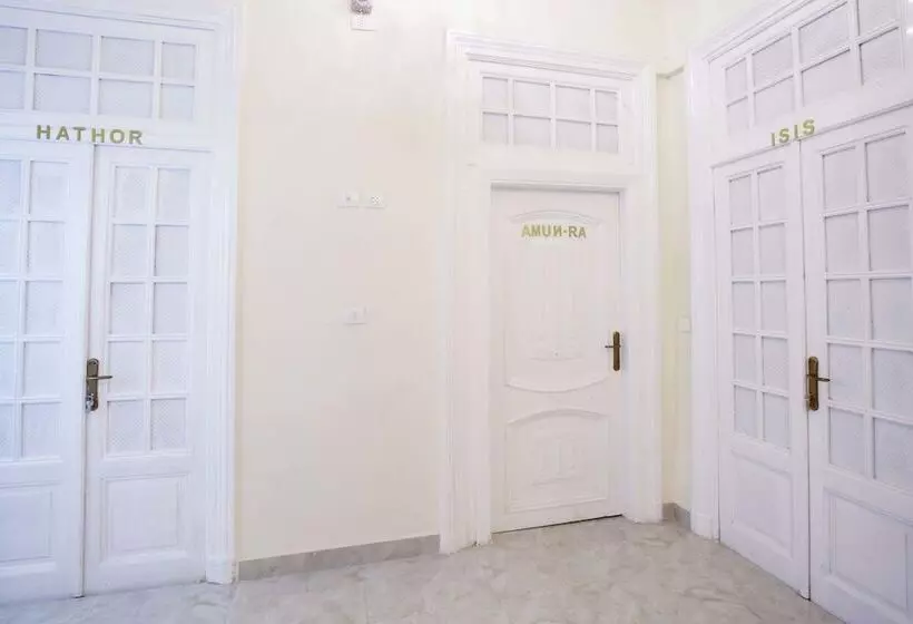 تختخواب و صبحانه Tahrir Plaza Suites   Museum View