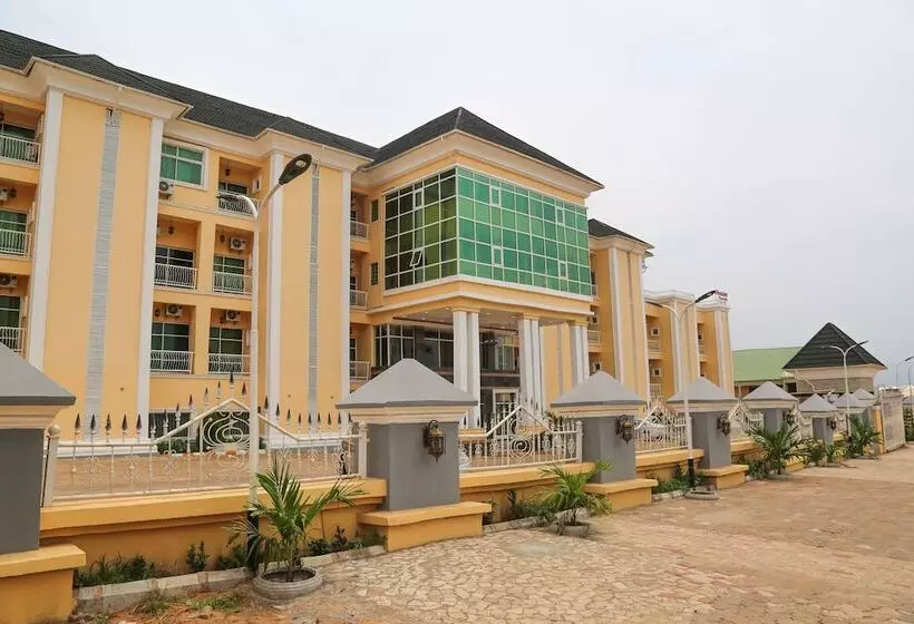 هتل Hampton Towers And Spa