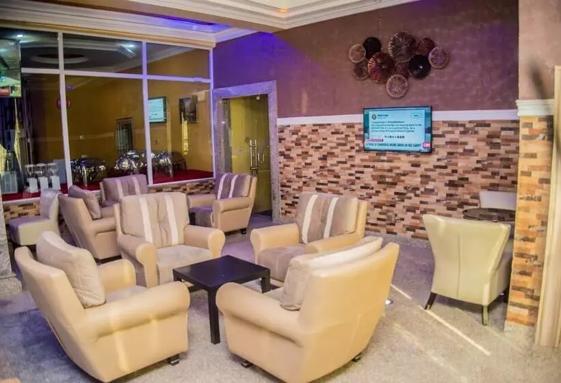 هتل Hampton Towers And Spa