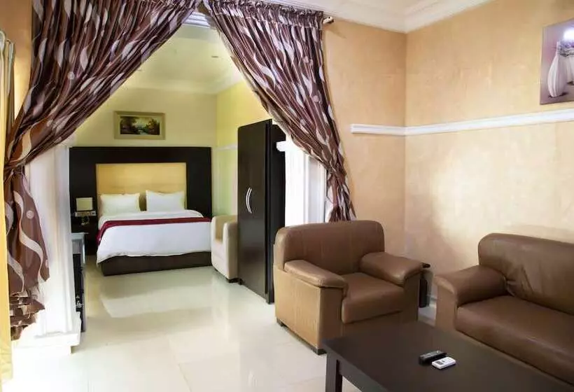 هتل Hampton Towers And Spa