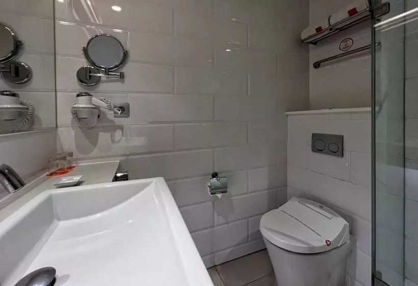 Harris Hotel & Conventions Solo