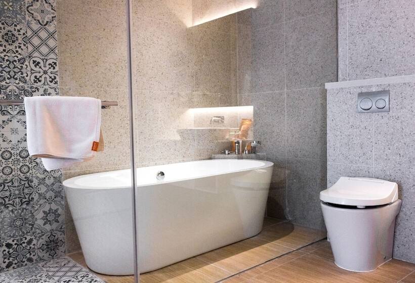 Harris Hotel & Conventions Solo