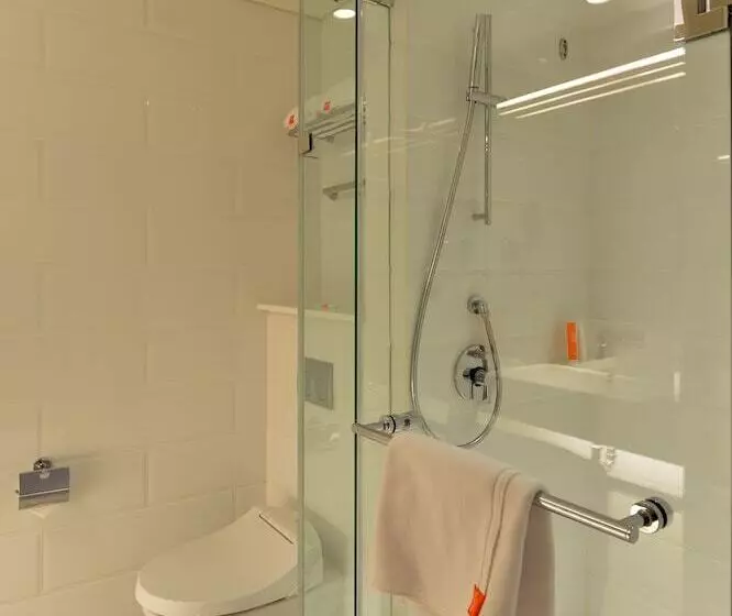 Harris Hotel & Conventions Solo