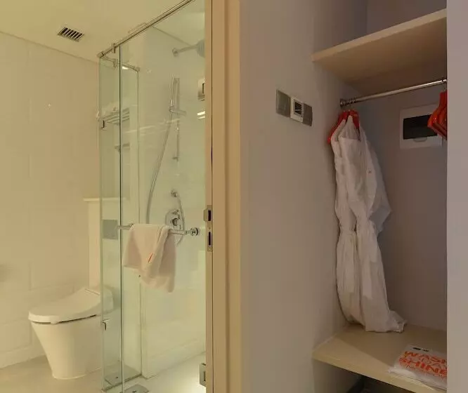 Harris Hotel & Conventions Solo