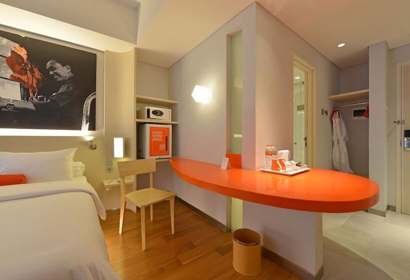 Harris Hotel & Conventions Solo