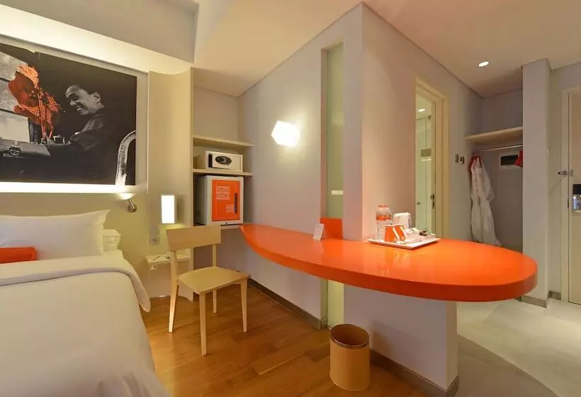 Harris Hotel & Conventions Solo