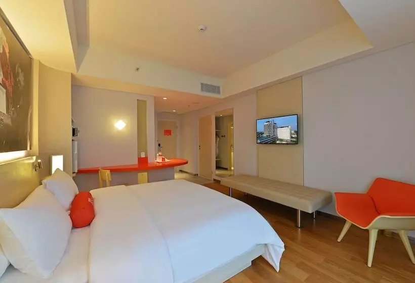 Harris Hotel & Conventions Solo