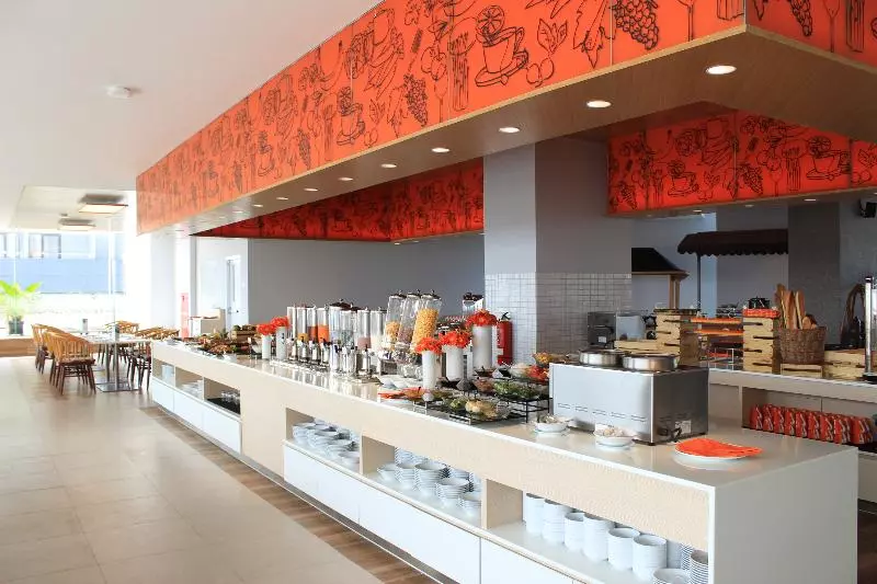 Harris Hotel & Conventions Solo