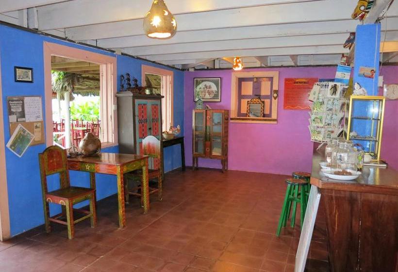 هتل La Casa Rosada