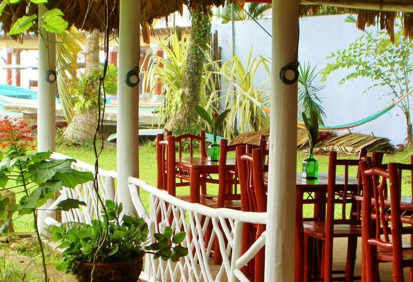 هتل La Casa Rosada