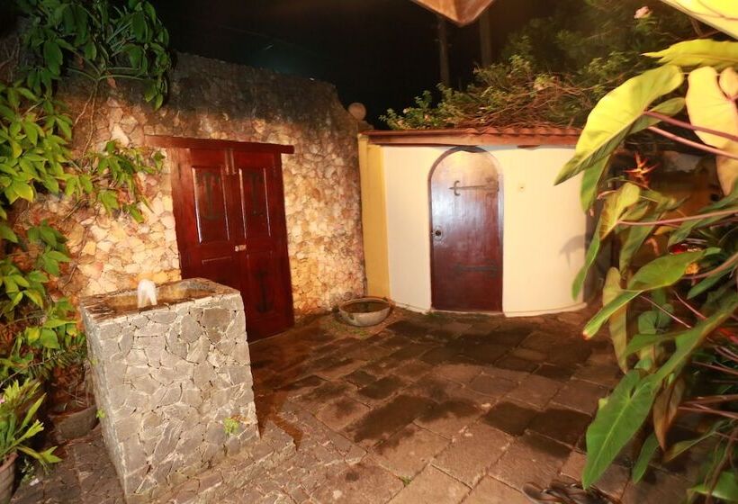 Отель Villa Kusum