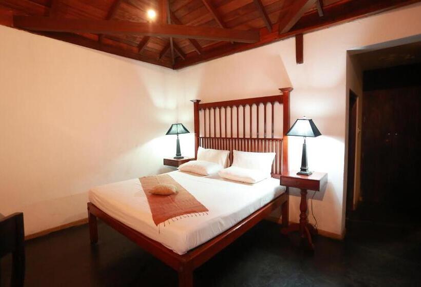 Отель Villa Kusum