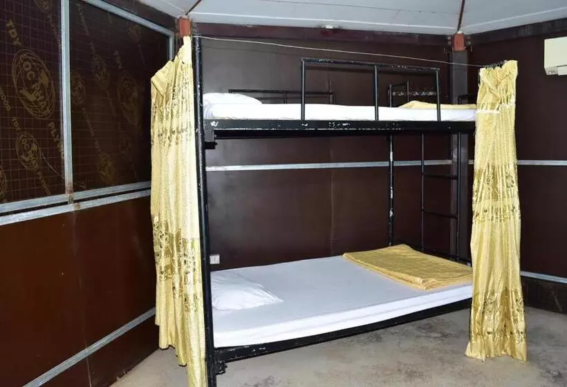 هاستل Catba Beach House