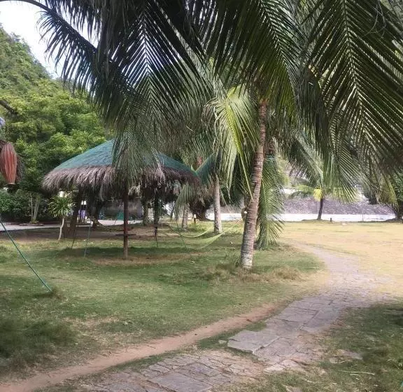 هاستل Catba Beach House