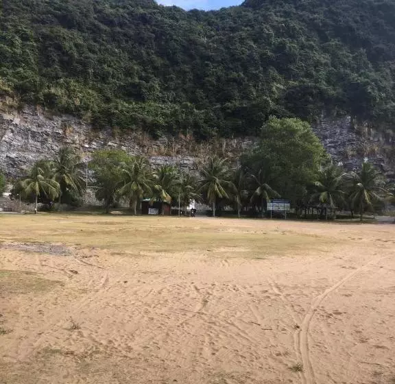 هاستل Catba Beach House