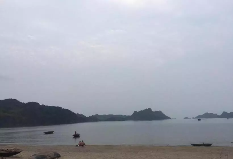 هاستل Catba Beach House