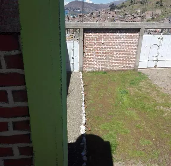 Aymarak Hostel & Camping