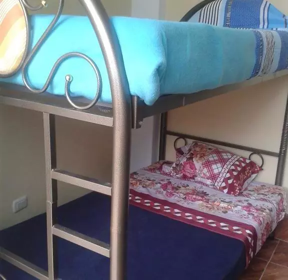 Aymarak Hostel & Camping
