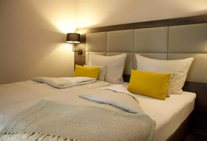 Hotel Am Moosrain Garni