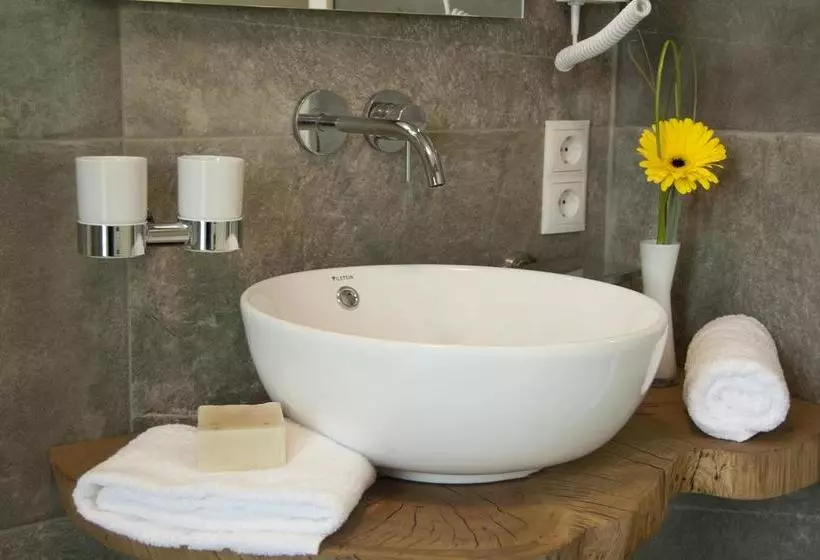 Hotel Am Moosrain Garni