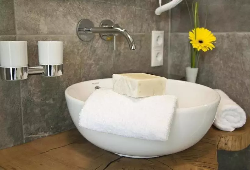 Hotel Am Moosrain Garni