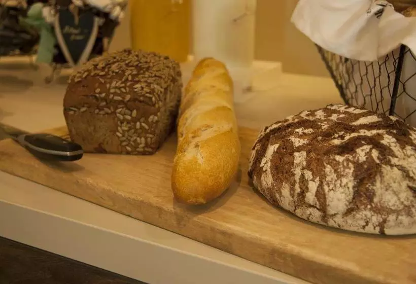 Hotel Am Moosrain Garni