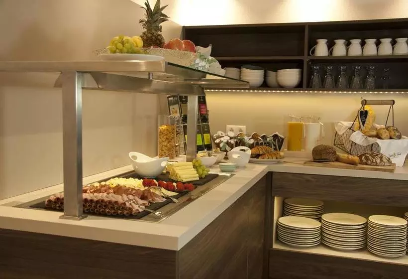 Hotel Am Moosrain Garni