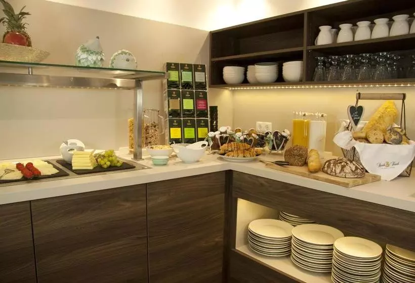 Hotel Am Moosrain Garni