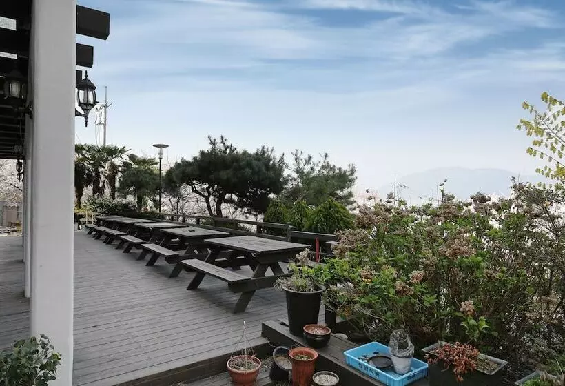 هتل Geoje Oasis