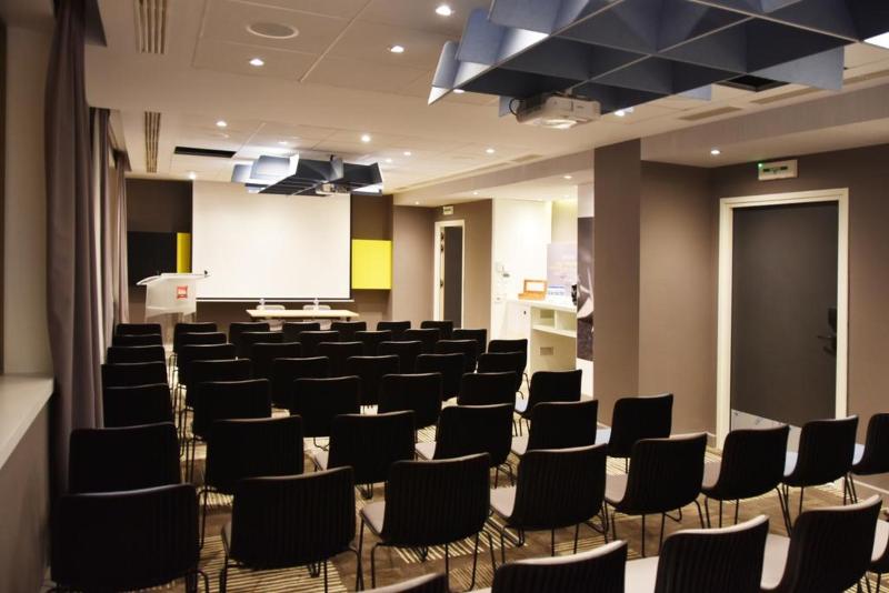 Отель Ibis Sfax