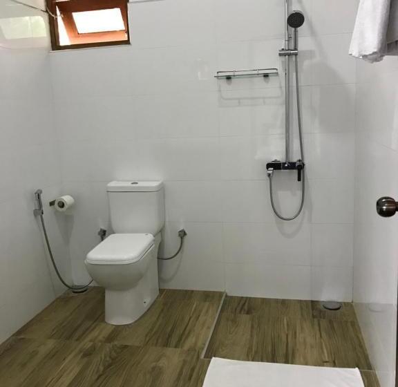 Hotel Into The Wild Sigiriya