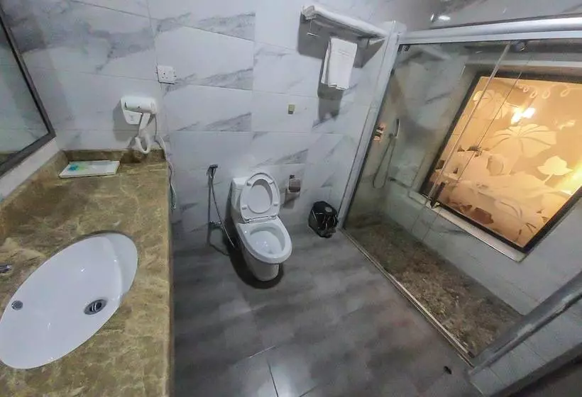 هتل Maxbe Continental