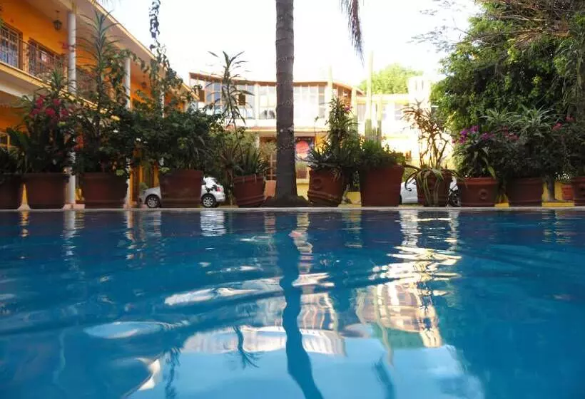 Hotelli Plaza Del Sol