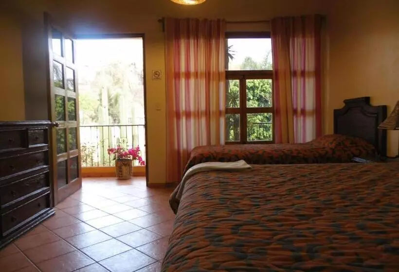 Hotelli Plaza Del Sol