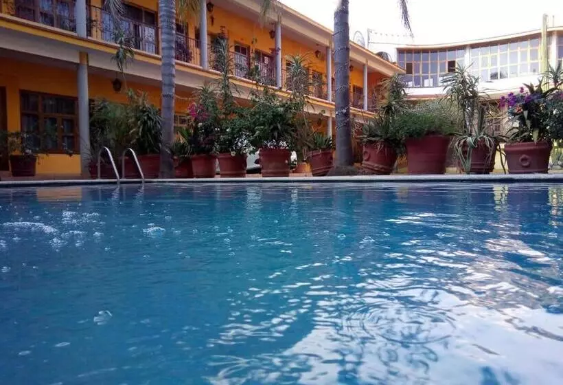 Hotelli Plaza Del Sol