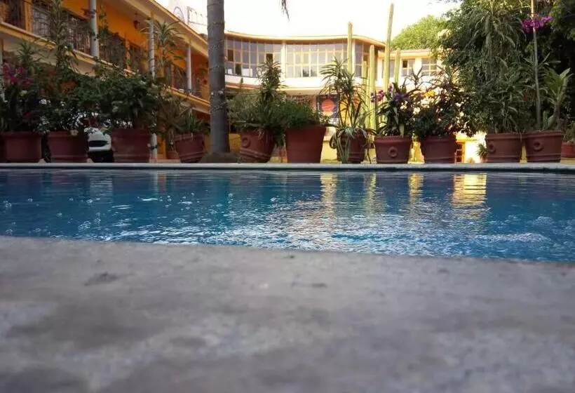 Hotelli Plaza Del Sol