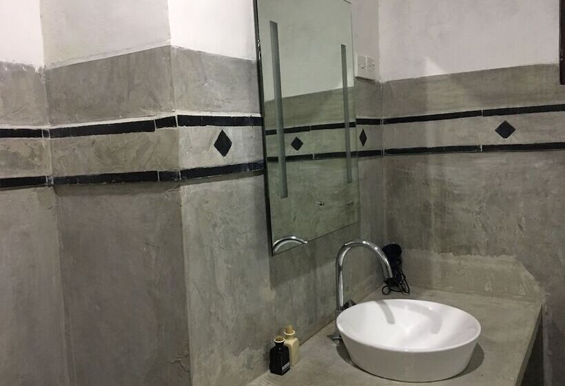 فندق The Saffron Airport Villa