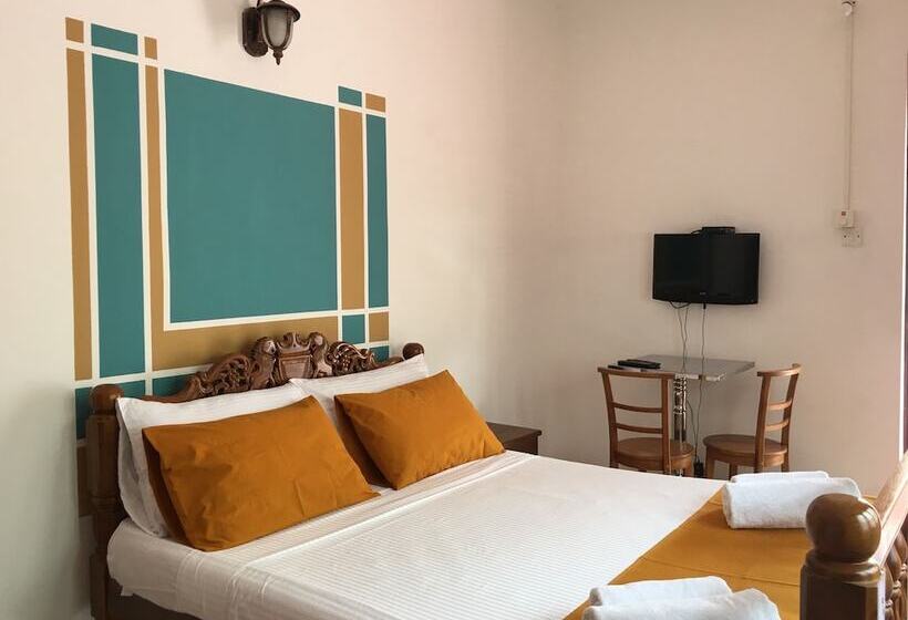 فندق The Saffron Airport Villa